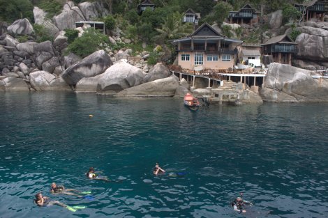 Our first dive site: The beautiful and serene Mango Bay 